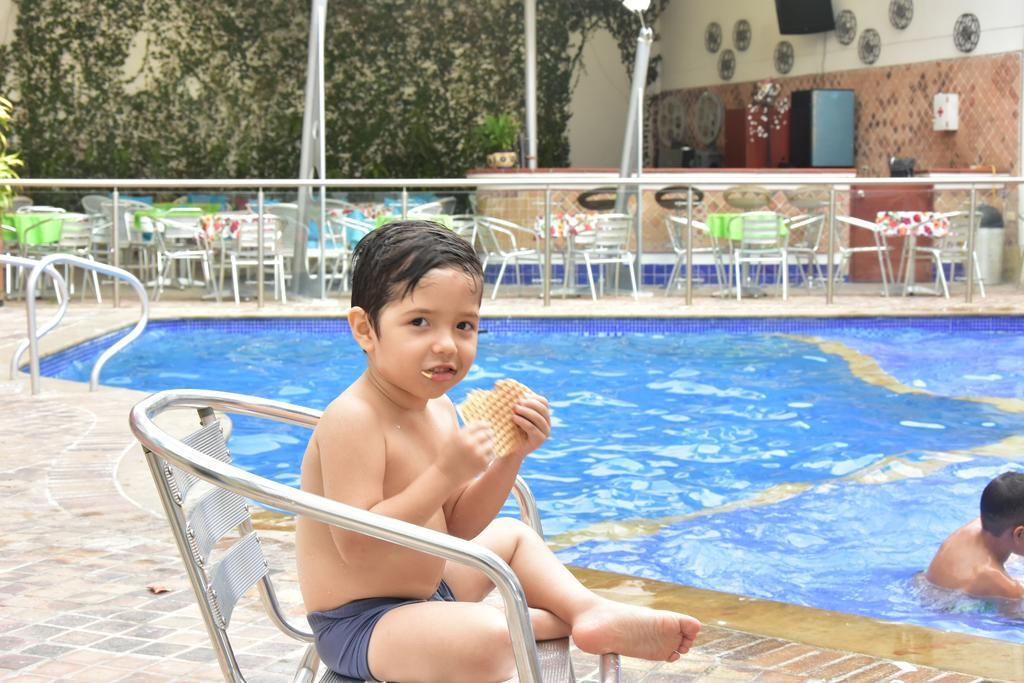 Atlantis Plaza Hotel Cúcuta Екстериор снимка