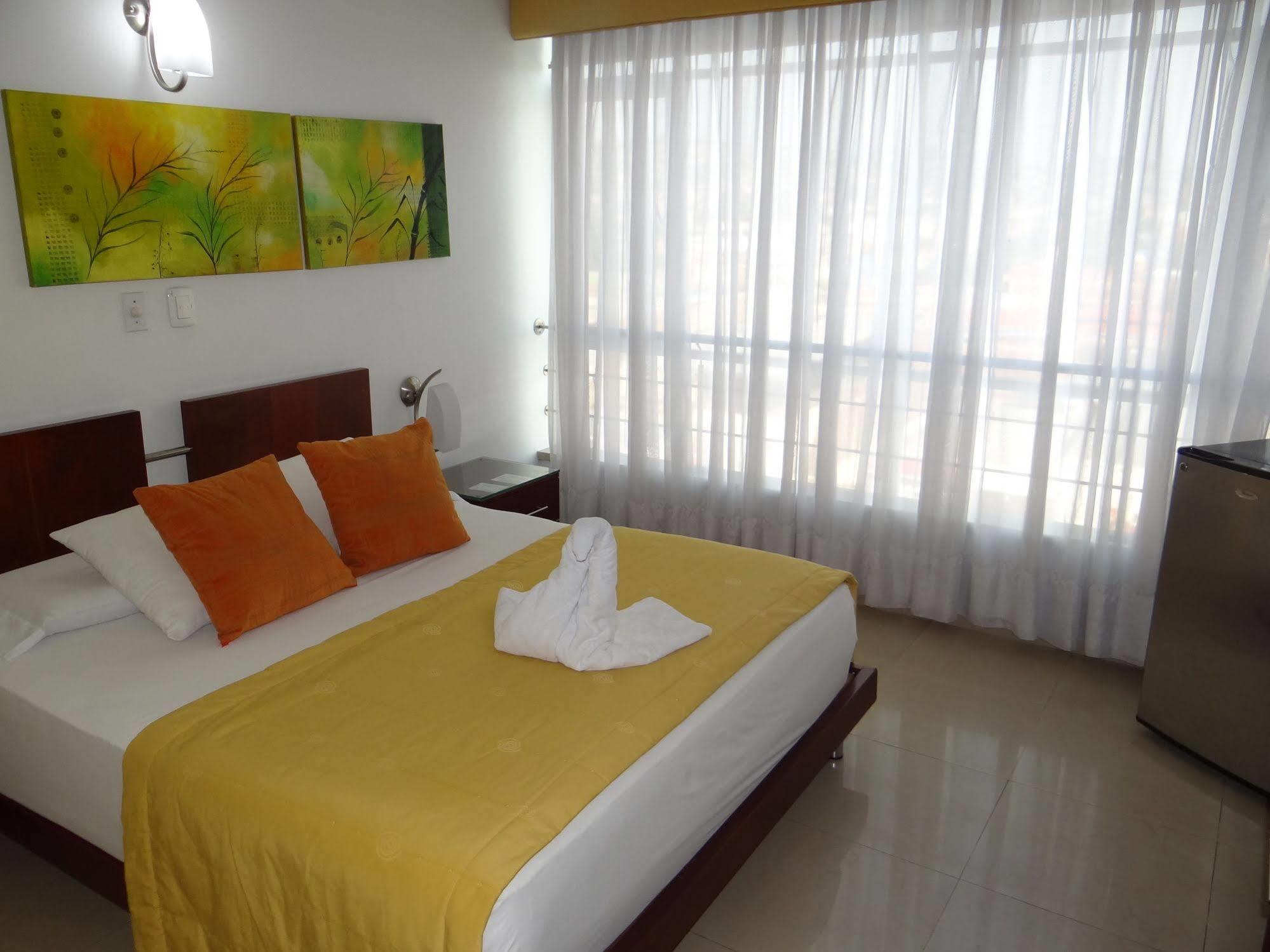 Atlantis Plaza Hotel Cúcuta Екстериор снимка